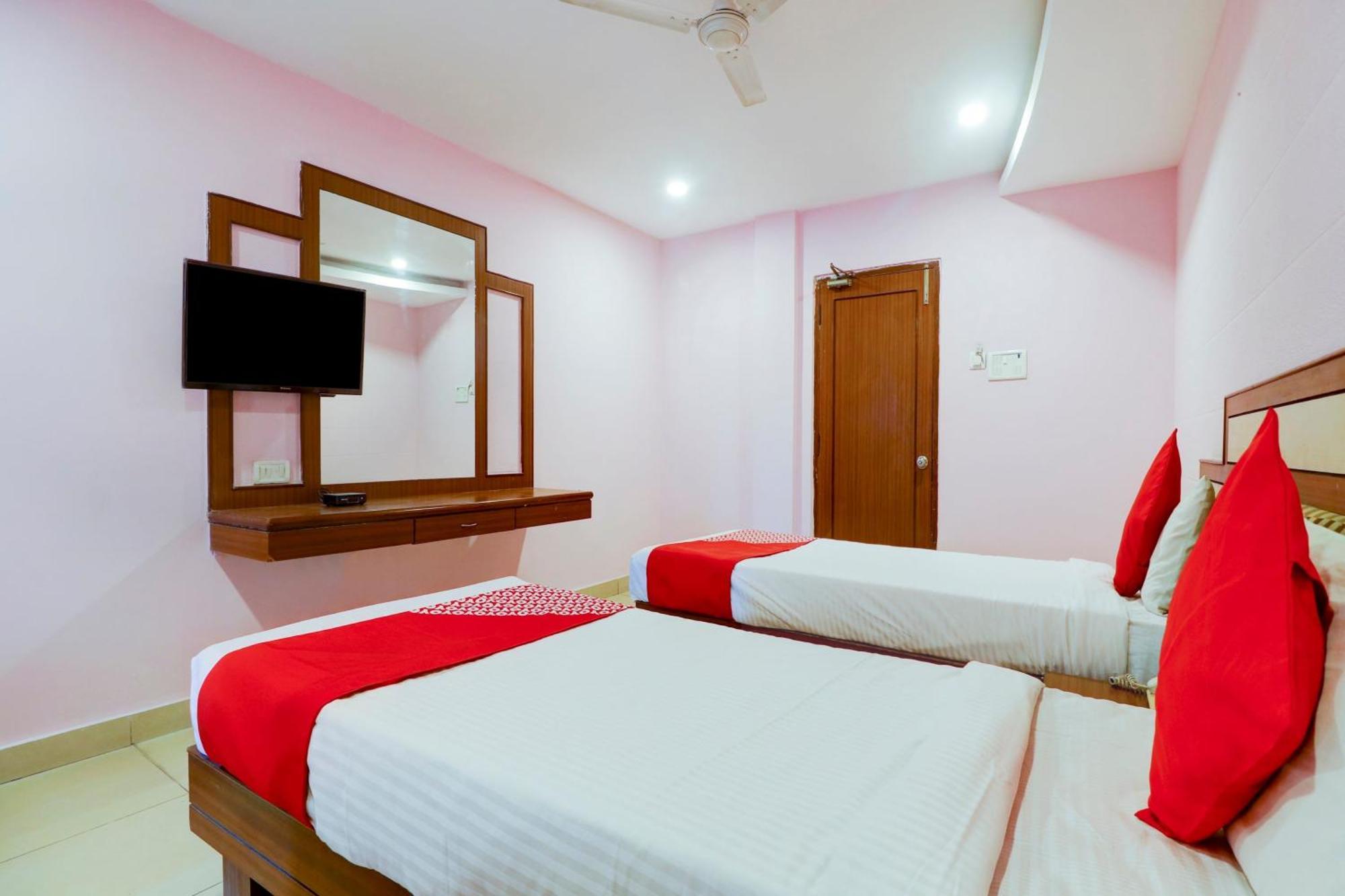 Super Collection O 77115 Vaishnavi Palace Hajdarábád Exteriér fotografie