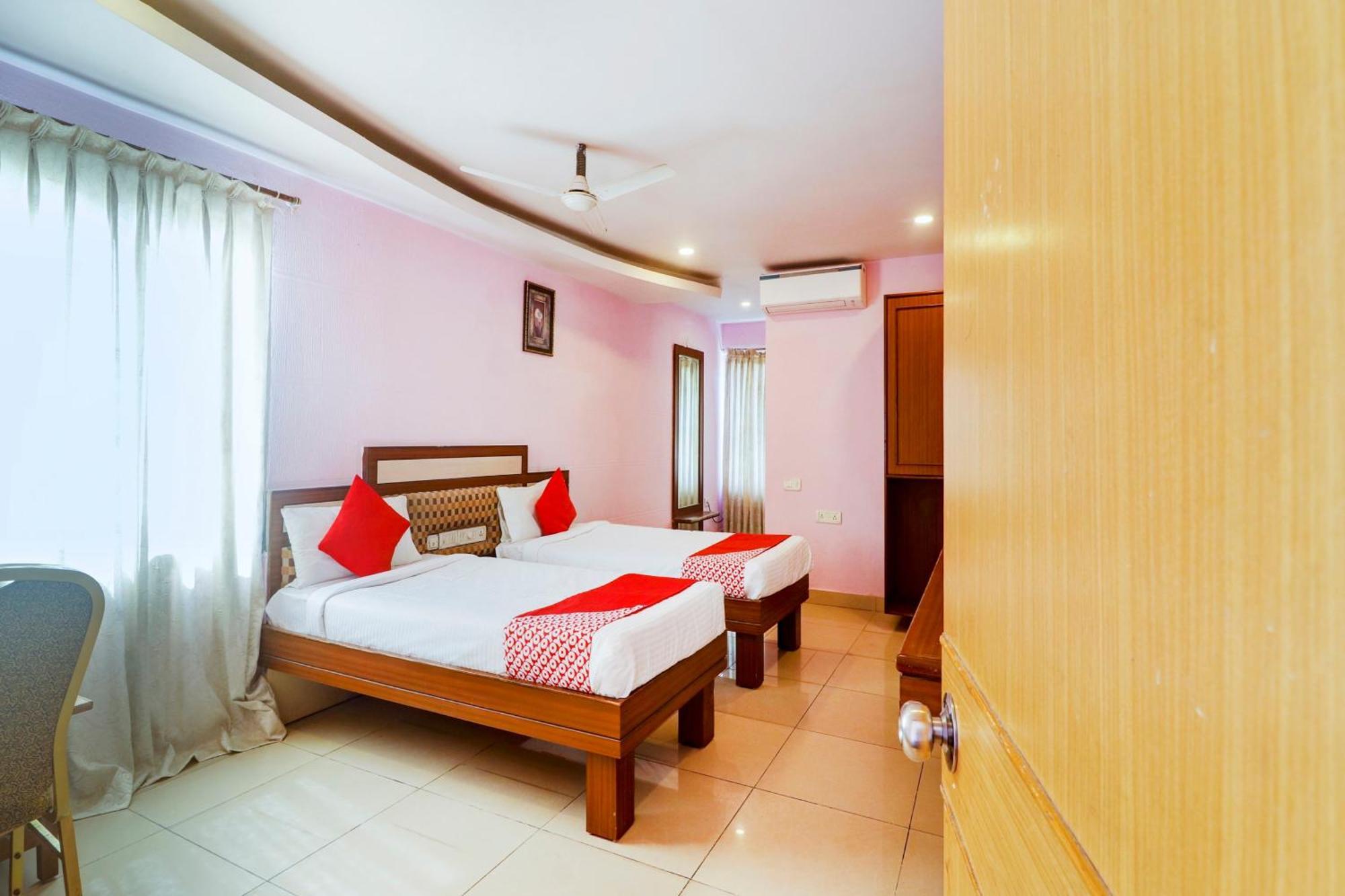 Super Collection O 77115 Vaishnavi Palace Hajdarábád Exteriér fotografie