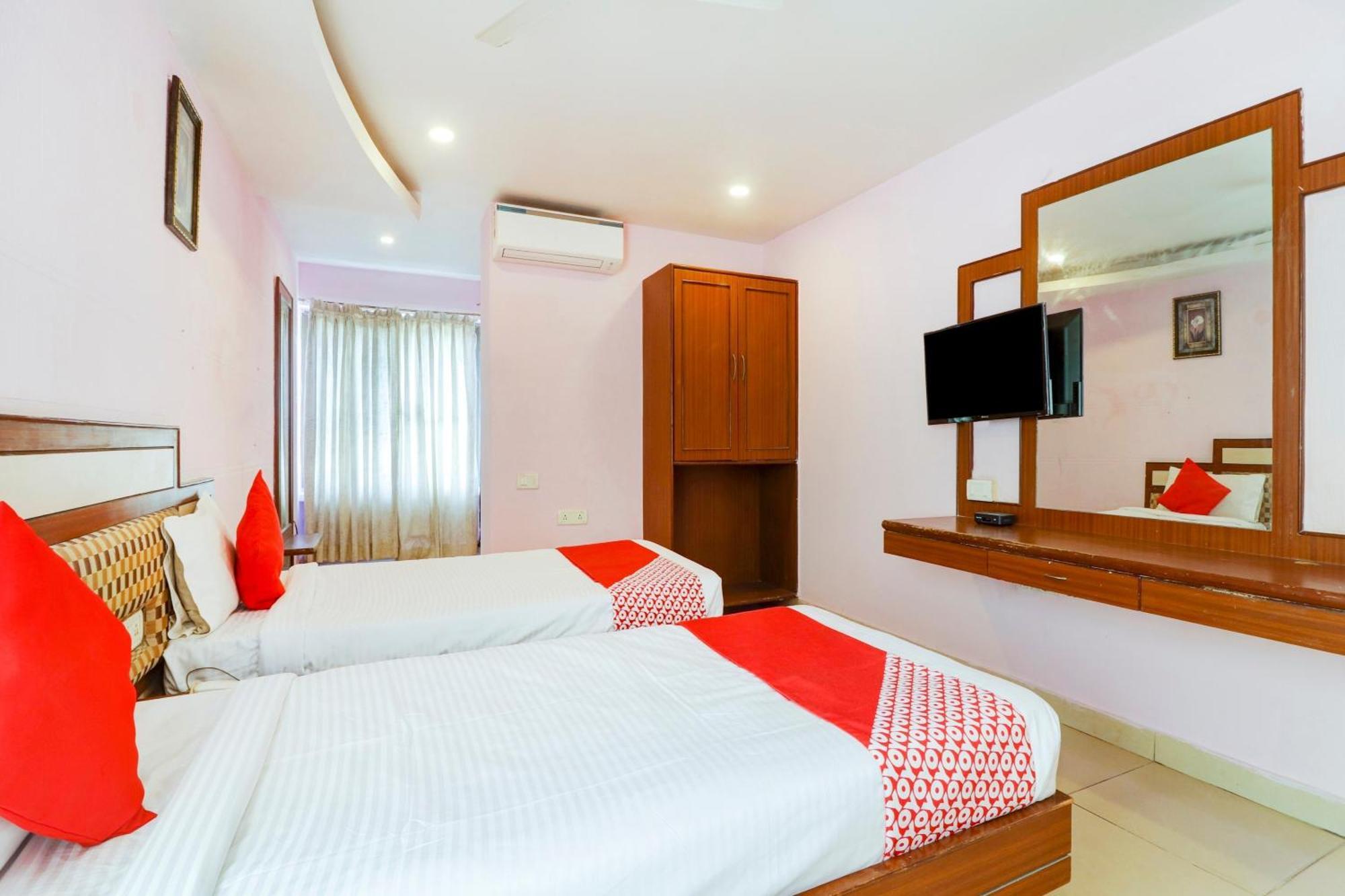 Super Collection O 77115 Vaishnavi Palace Hajdarábád Exteriér fotografie