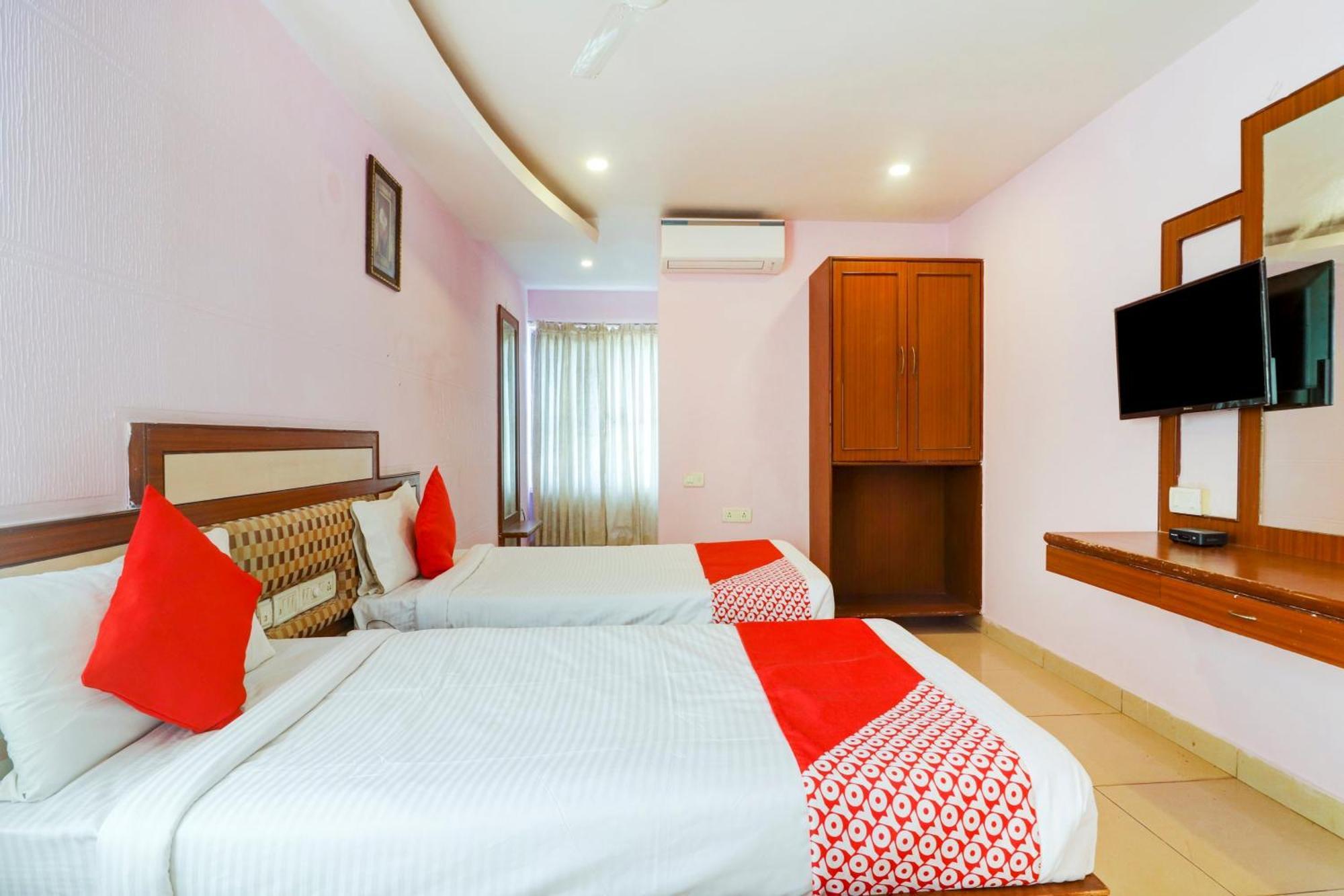 Super Collection O 77115 Vaishnavi Palace Hajdarábád Exteriér fotografie